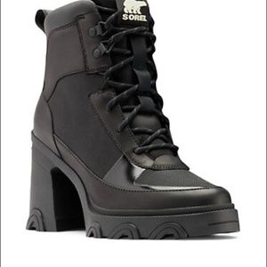 NEW! Sorel Brex Heel Lace Boots